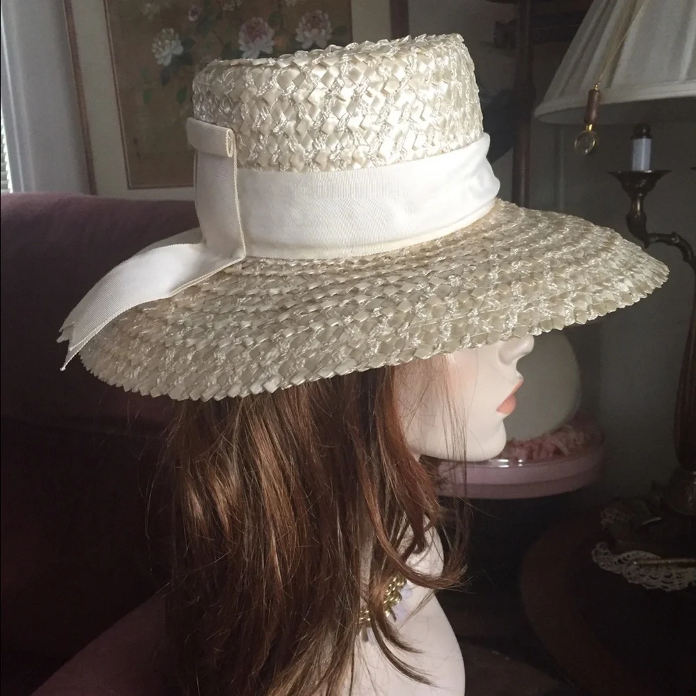 Vintage Cream Raffeta Hat w Ribbon Band - Picture 5 of 9
